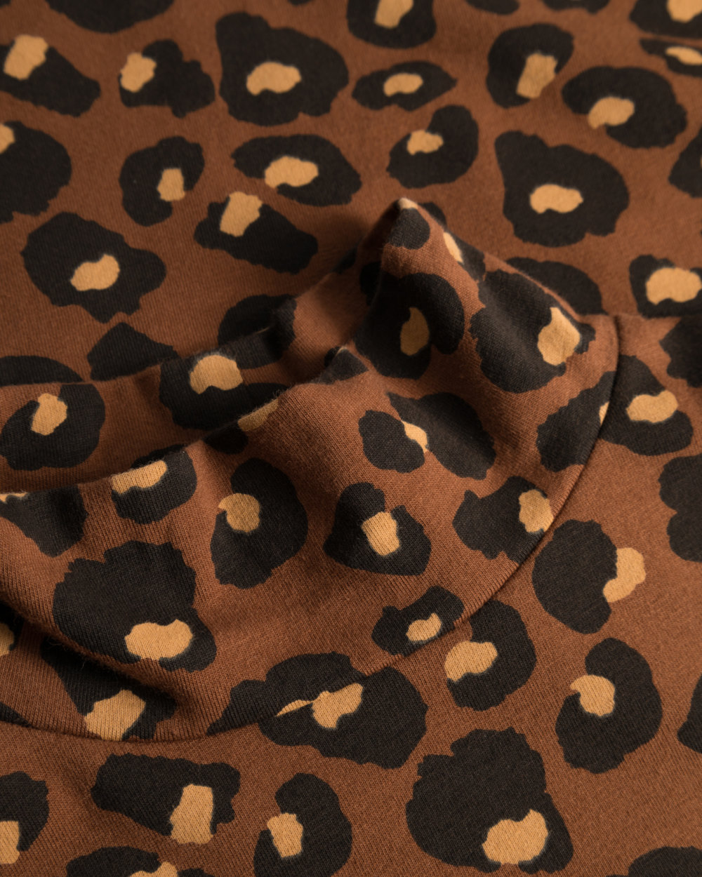 LEOPARD Turtleneck